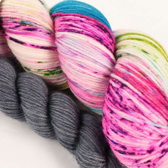 Rose Hill Yarns Fingering Weight Yarn Set SW Merino Nylon Blend - Picture 2 of 3